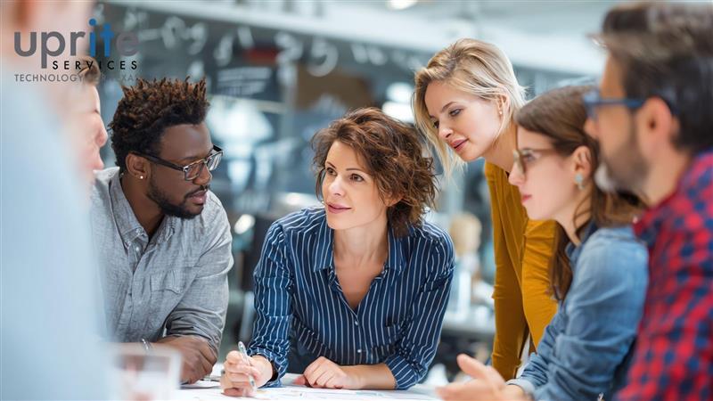 Featured image- Signs Your Internal IT Team Needs Co-Managed Support (Before Burnout Happens) Co-managed IT support helping internal IT teams manage workload efficiently.